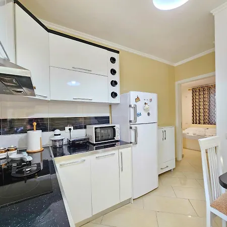 Sunset Sea View Two Bedroom شقة